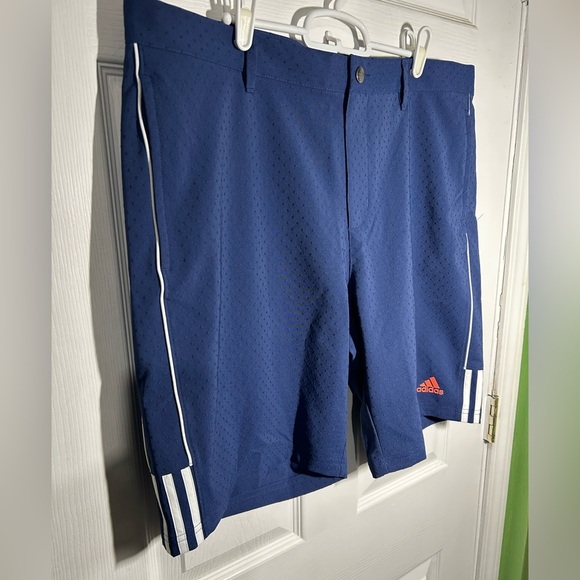 ADIDAS Men’s 3 Stripe Dobby Golf Shorts Mens Size 38 NWT. Navy w/Orange Textured - Picture 2 of 11